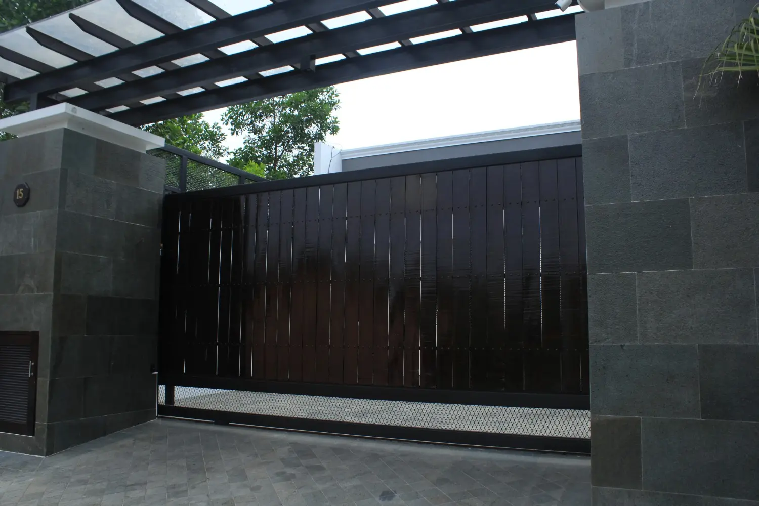 Tim in-house profesional